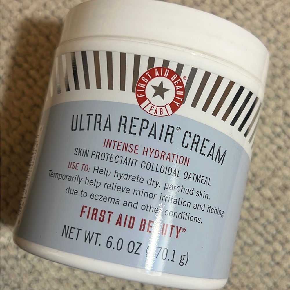 First aid beauty ultra repair cream intense hydration 6 oz brand new